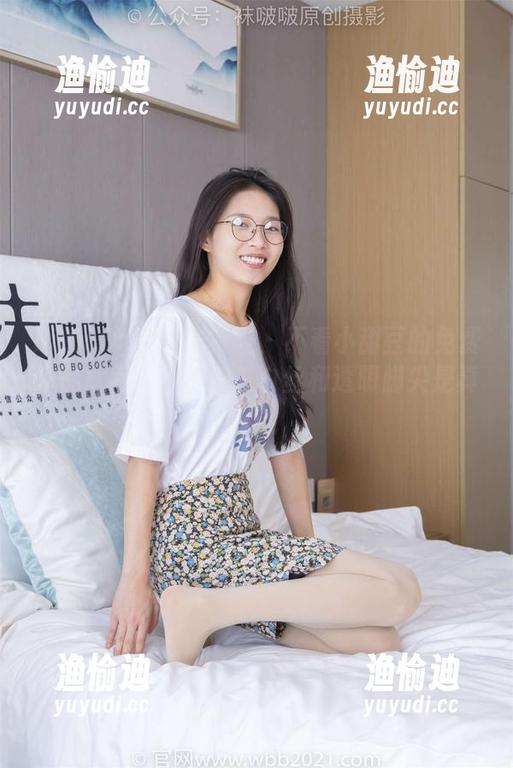 BoBoSocks袜啵啵-小甜豆 BoBoSocks袜啵啵 - 不看小甜豆的免费作品就亏大了,油亮白丝和透明脚尖是真绝配!