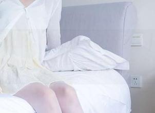 BoBoSocks袜啵啵 – 最新套图｜芝士与白棉袜的奇妙结合，视觉冲击感满分！
