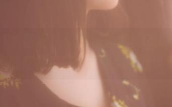 GIRLT果团网 – 谁能抵挡蜜桃Q妹儿和她的红裙？原图下载别犹豫！