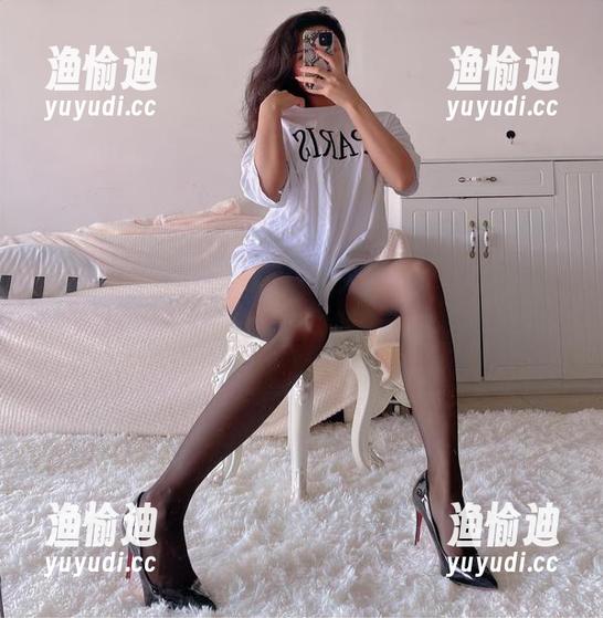 Jessie婕西 微密圈 - 在线察看!Jessie婕西的连衣裙作品,光影和纱裙的完美舞蹈。