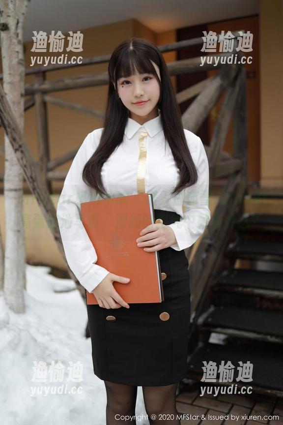 MFStar模范学院-白茹雪Abby MFStar模范学院 - 潜入白茹雪Abby的高清泳池写真,湿润的空气中藏着什么?