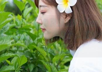 MiStar魅妍社 – 免费妤薇Vivian夏日合集：随便翻翻，仿佛置身于海滩的沙粒里！