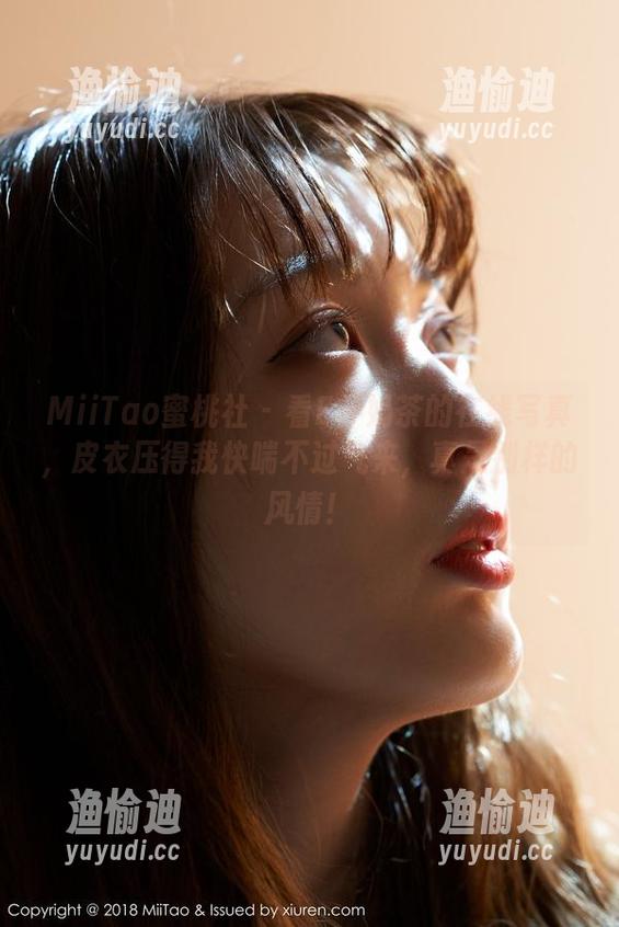 MiiTao蜜桃社-E杯奶茶 MiiTao蜜桃社 - 看E杯奶茶的在线写真,皮衣压得我快喘不过气来,真是别样的风情!