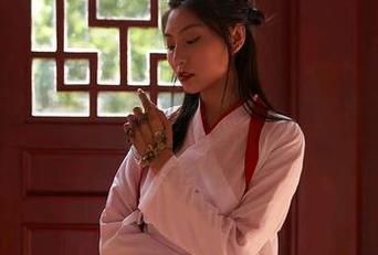 MiiTao蜜桃社 – 一秒钟的惊艳，露西Lucy女王的定制写真让我想大喊‘太美了’！