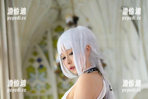 PAKI草莓酱 PAKI草莓酱的温柔气质,原图里也能感受到那种如夏日轻风的感觉。
