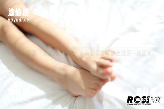 ROSI写真-小莉 ROSI写真 - 无圣光,棉袜:小莉的写真带你走进另一种现实