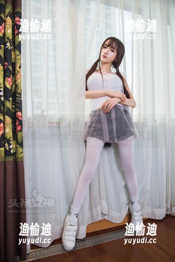 TouTiao头条女神 - 让你的屏幕呼吸：杨漫妮baby女王写真壁纸的温柔气息