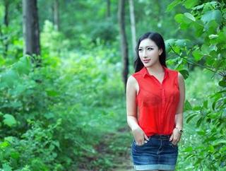 TuiGirl推女郎 – 田芯娜甜心写真图册：甜得像极了糖葫芦，忍不住想咬一口！