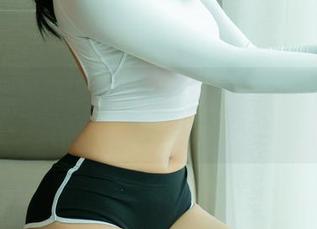 UGirls尤果网 – 别说海边了，王谨轩的写真图集让我想去冲浪了！