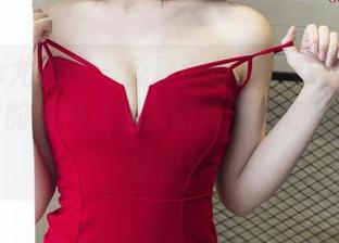 UGirls尤果网 – 免费大放送：赵伊彤在白衬衫里的各种“迷人瞬间”，你绝对不能错过！