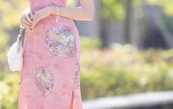 Xiuren秀人网 – 照片报告：Elise谭晓彤美足的迷人之旅，足以让人心动停留