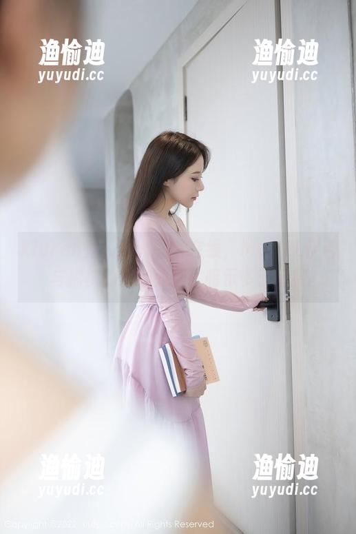Xiuren秀人网-MODEL伊若 Xiuren秀人网 - 图片在线,MODEL伊若与棉袜的微妙对话,暗示多于直接