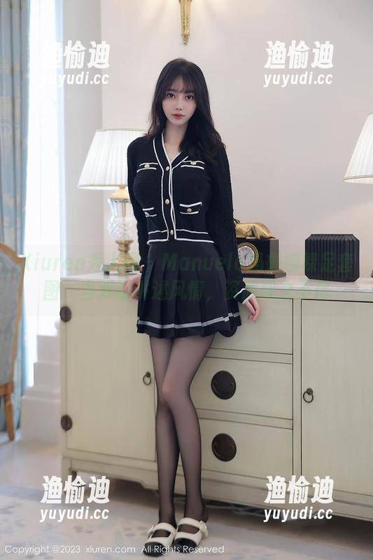 Xiuren秀人网 - Manuela玛鲁娜裸足套图：当双脚讲述风情，资源取之不尽