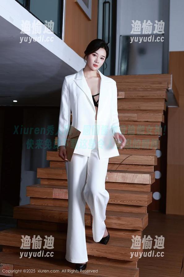 Xiuren秀人网-圆圆酱 Xiuren秀人网 - 圆圆酱变身瑜伽女神!快来免费下载这些令人窒息的瞬间