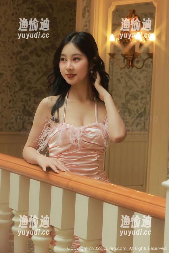Xiuren秀人网-小橘子orange Xiuren秀人网 - 奶牛少女小橘子orange的全套写真,光影夹杂的奇幻旅程