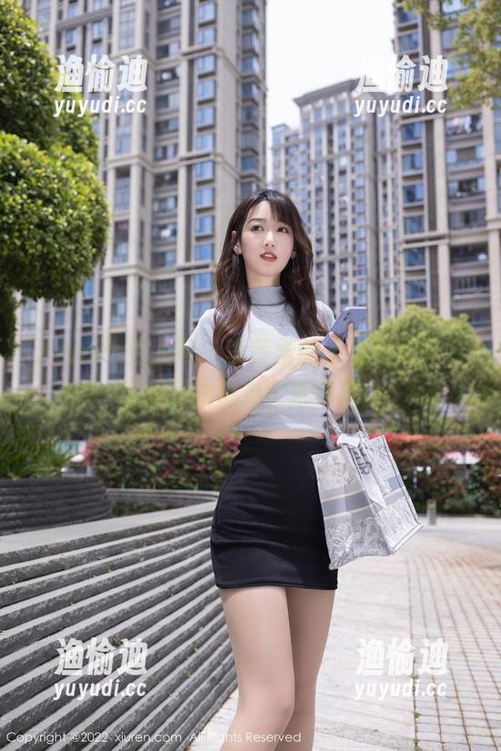 Xiuren秀人网-李昔雨 Xiuren秀人网 - 李昔雨的无圣光写真,让短裙的魅力全面释放!