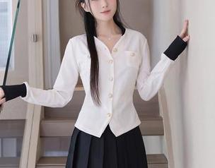 Xiuren秀人网 – 最新资源曝光：糯美子mini的可爱写真，萌到你心底里！