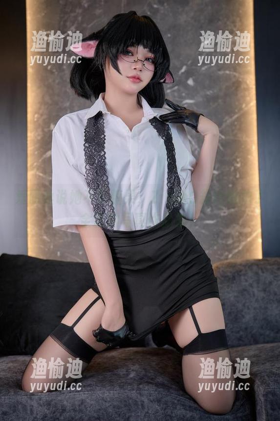 爱丽丝说她不吃糖果，ZinieQ却给她拍了全糖的写真作品集！