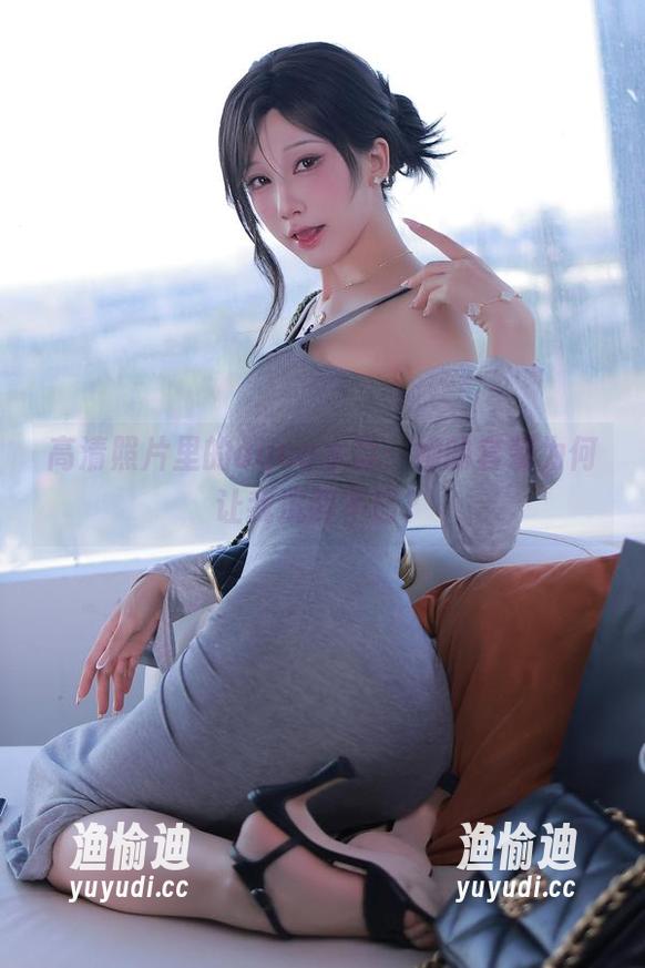 aqua水淼 高清照片里的aqua水淼:她的套装为何让我沉醉不已?