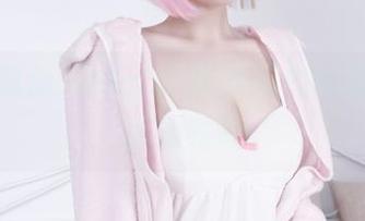 从心到肌肤，eloise软软姐姐的写真总是那么贴近