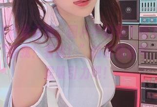 けん研化身花嫁，图片中的每个细节都散发着“看我！看我！”的强烈信号，这就是吸引力吧！