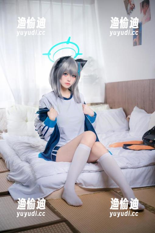 九柒喵 九柒喵的在线写真,少女的影子在光与影的交错中摇曳,真是让人动容!