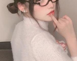你十七鸽写真：宿醉毛衣后的人生百态全集