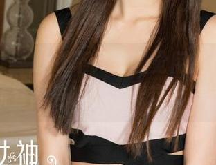 克拉女神 – 睡衣不只是睡觉用的，依娜丝最新套图告诉你怎能这样美丽！