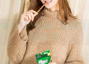 克拉女神 – 壁纸大揭秘：汤怡惹人爱的网袜选手集