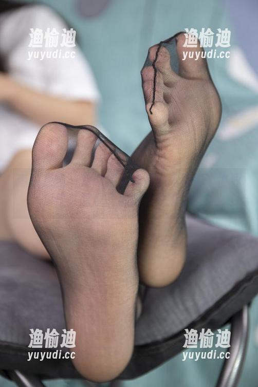南国足艺-晓月 南国足艺 - 欢迎进入晓月的高清脚丫世界,快来围观“脚对脚秀脚丫”!