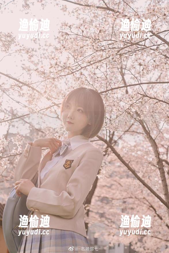 名赖弥七 女仆作品大曝光:名赖弥七的图库里藏的都是甜蜜吧