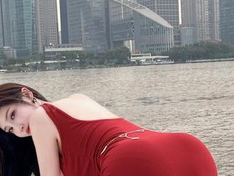 微密圈 – 打着黑裙红丝旗号的周妍希，给你最高清的无水印照片！