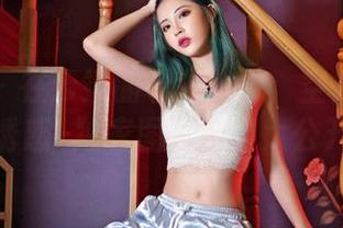 嗲囡囡 – 在云端的仓井优香：空姐风范的诱惑–独家图片合集大公开
