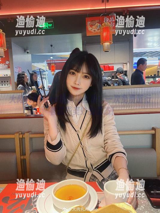 大肉丸Amiee 大肉丸Amiee的旗袍合集:一次免费旅行,看这些美妙的姿态!