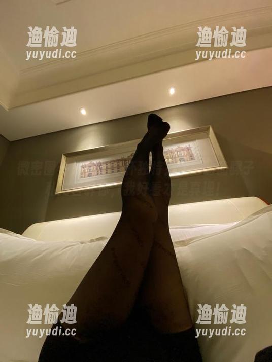 奔跑的晶骡子 微密圈 - 谁说足球杯独特?奔跑的晶骡子私拍告诉你,我好看才是真理!