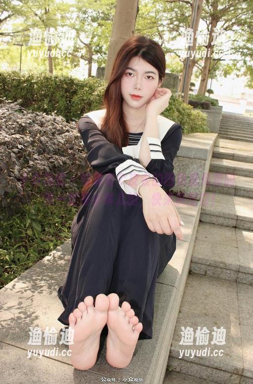 小众视觉-小琳儿 小众视觉 - 如果有个皮衣的图包是免费的,那一定是小琳儿的,快来搞定它!