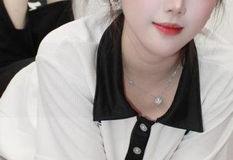 小众视觉 – 短裙里的秘密，米拉的写真：每一张都藏着故事！