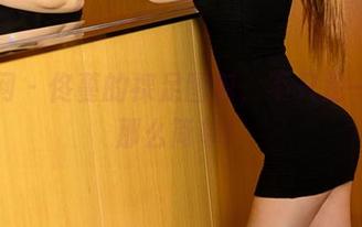 尤果网 – 佟蔓的裸足图包，不只是一双脚那么简单！