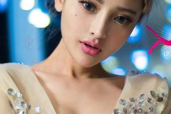 尤果网 – 也太美了吧！琳丽的粉色图片，免费领取中，快来！
