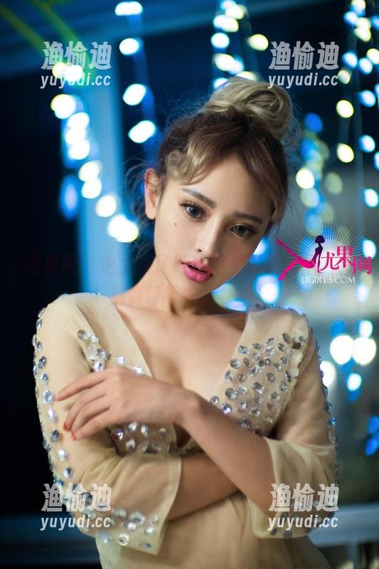尤果网 - 也太美了吧！琳丽的粉色图片，免费领取中，快来！