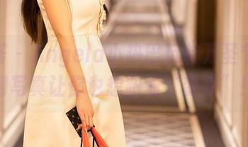 尤蜜荟 – Angela小热巴玩转万圣节，定制写真让你也想跟着“变身”！
