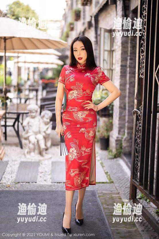 尤蜜荟-周思乔 尤蜜荟 - 美图大赏:周思乔的校服控,谁说校服不能时髦?