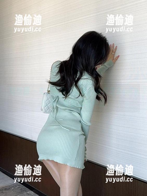 徐莉芝Booty 微密圈 - 女君的交接图集:徐莉芝Booty的每一帧都透着神秘