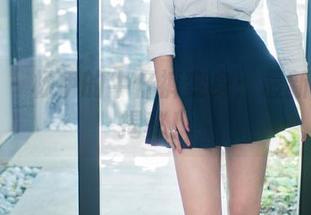 推女郎 – 杨伊的牛仔裤变身：最新图册大揭秘！