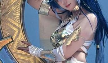 忍不住点赞！是你的阿薰呀的瑜伽套图，透露出一丝丝的性感和气韵。