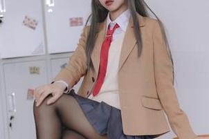 在线等你来翻看：果咩酱w与她的白裙美图，让人不忍离去