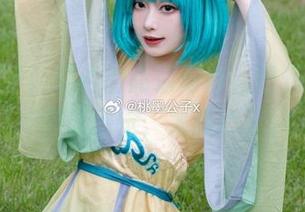 桃墨公子：窗边的高清写真，阳光下的那种懒散感觉，太抓心了。