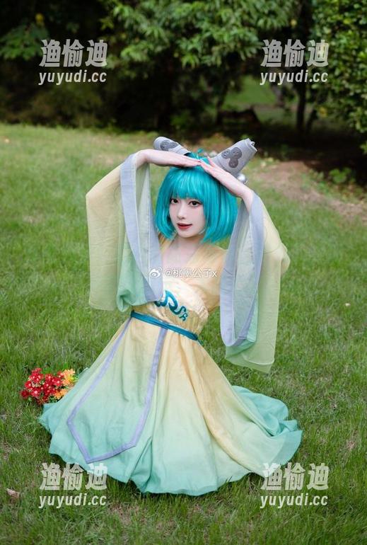 桃墨公子 桃墨公子:窗边的高清写真,阳光下的那种懒散感觉,太抓心了。
