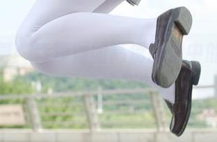 黑丝漫舞：森萝财团高清画像中的少女，谁能抗拒？