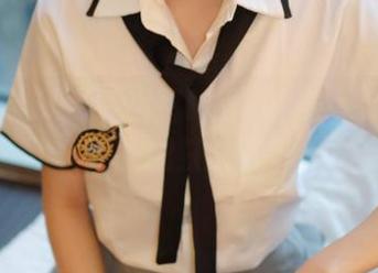 模范学院 – 观看卤蛋luna学妹写真：我的眼睛已被美丽掳获，谁能拯救我？